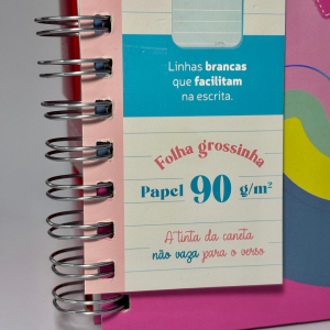 Caderno Smart Colegial DAC – 10 Matérias, Folhas Reposicionáveis, Capa Estampada “Hello”

